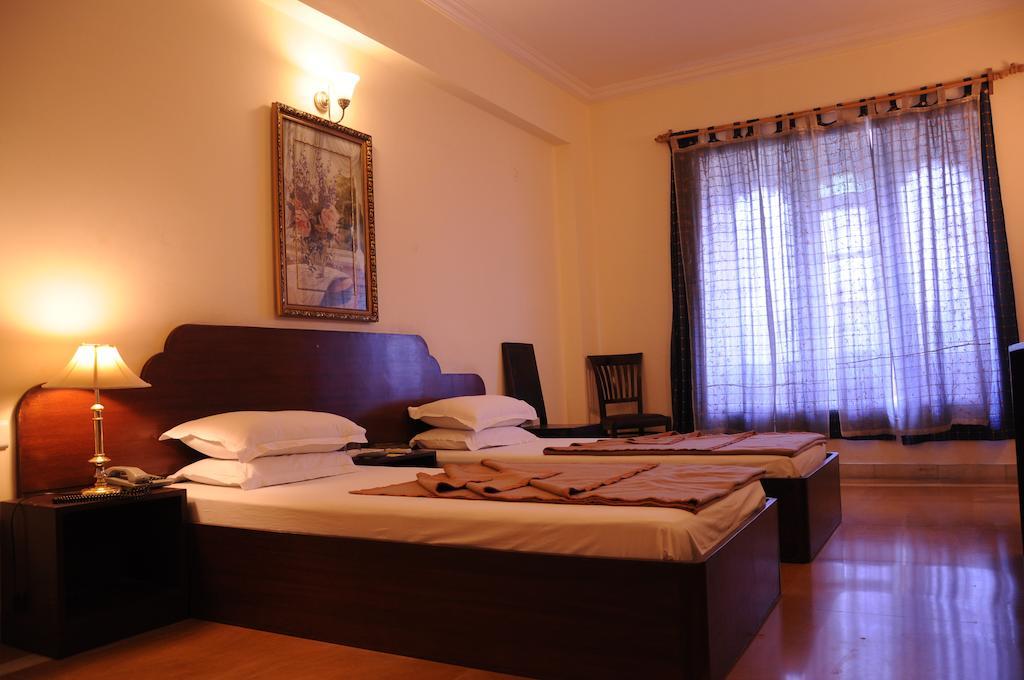 Hotel Pratap Palace Chittorgarh Rum bild